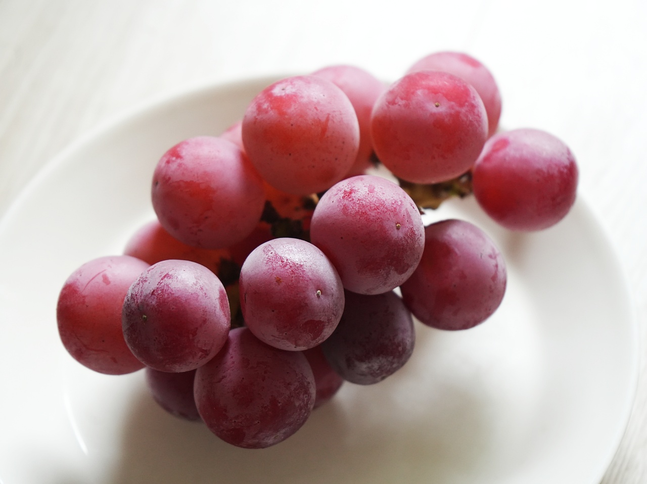 ゴルフボール大にもなる!? 巨大ぶどう悟紅玉（ゴルビー）を食べてみた