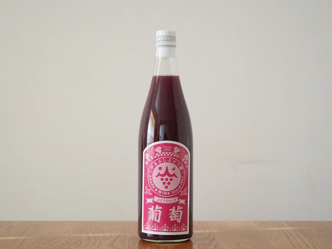 シャインマスカット入り！ 100年続くぶどう園のぶどうジュースの味わい